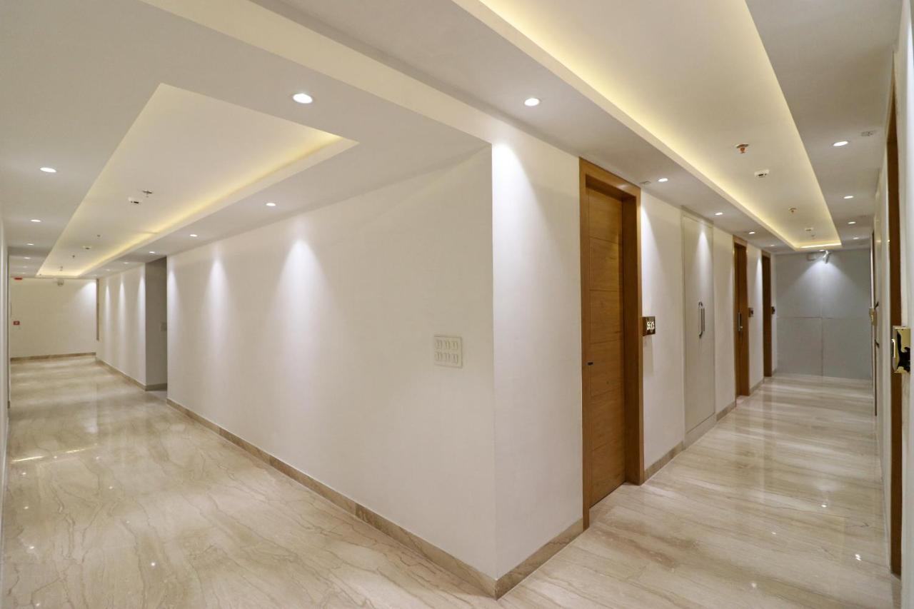 Capital O Hotel Star Inn Near Chhatarpur Metro Station Nuova Delhi Esterno foto