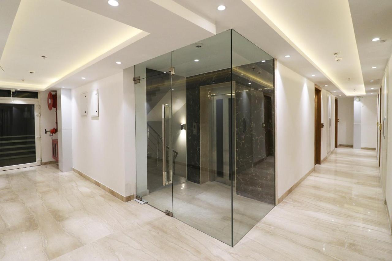 Capital O Hotel Star Inn Near Chhatarpur Metro Station Nuova Delhi Esterno foto