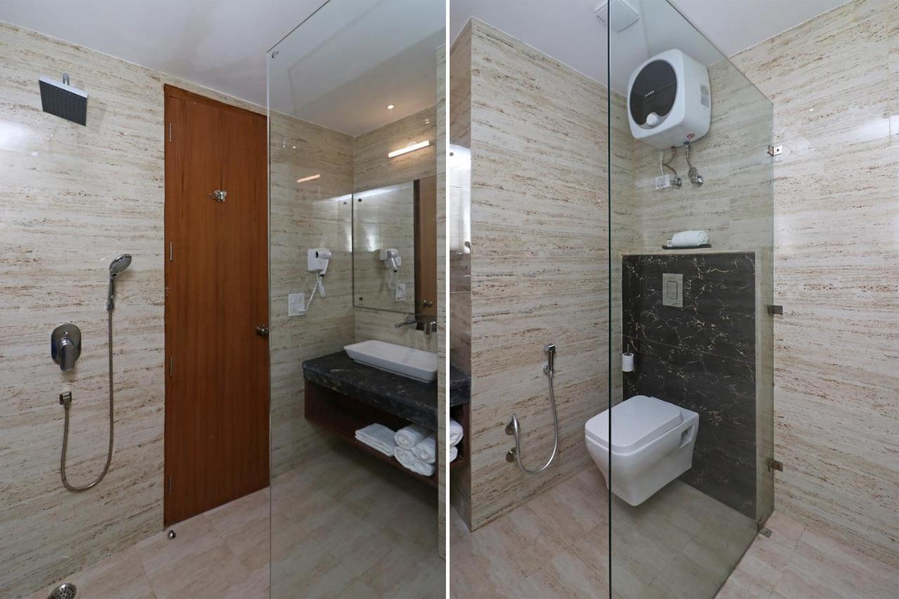 Capital O Hotel Star Inn Near Chhatarpur Metro Station Nuova Delhi Esterno foto