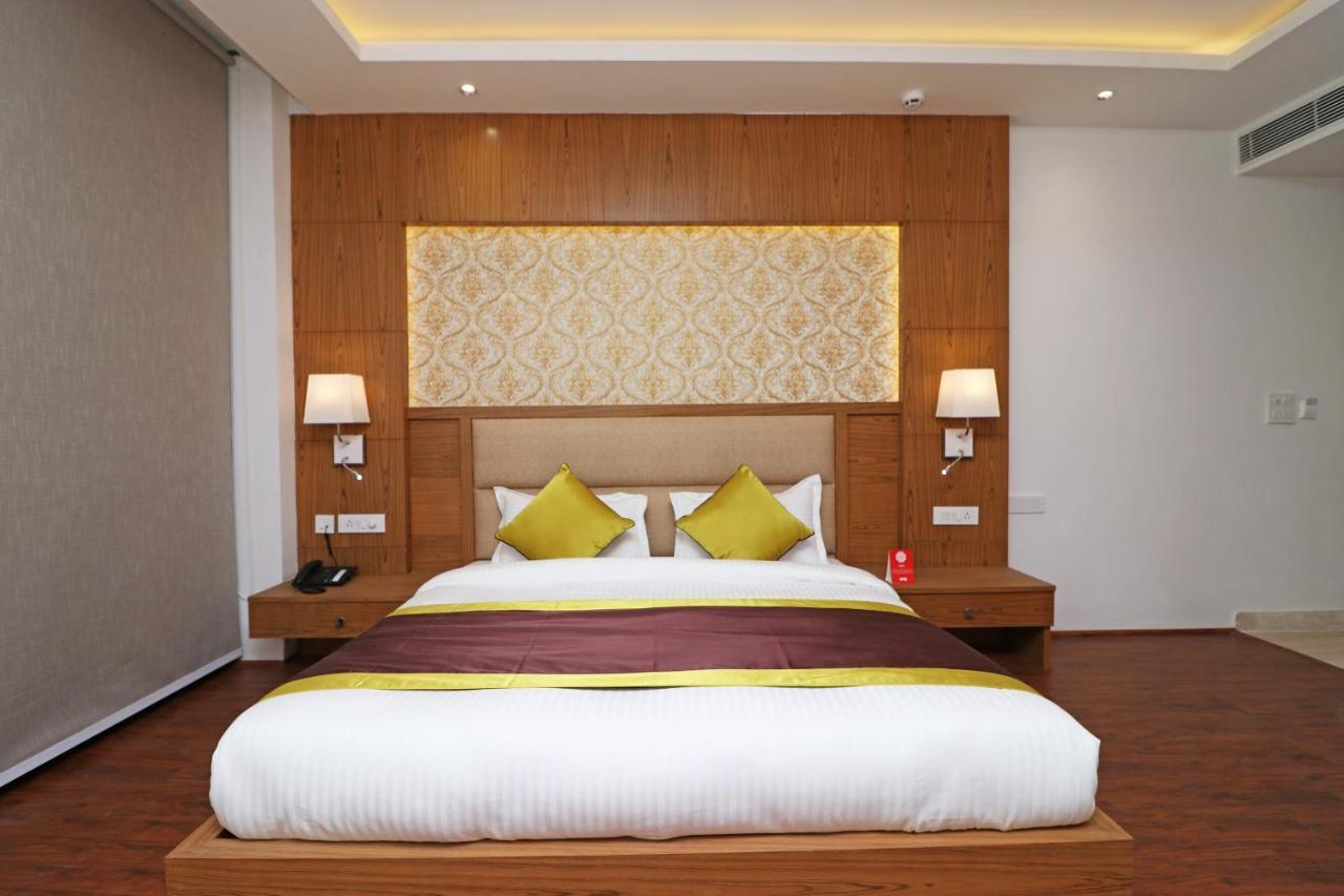 Capital O Hotel Star Inn Near Chhatarpur Metro Station Nuova Delhi Esterno foto